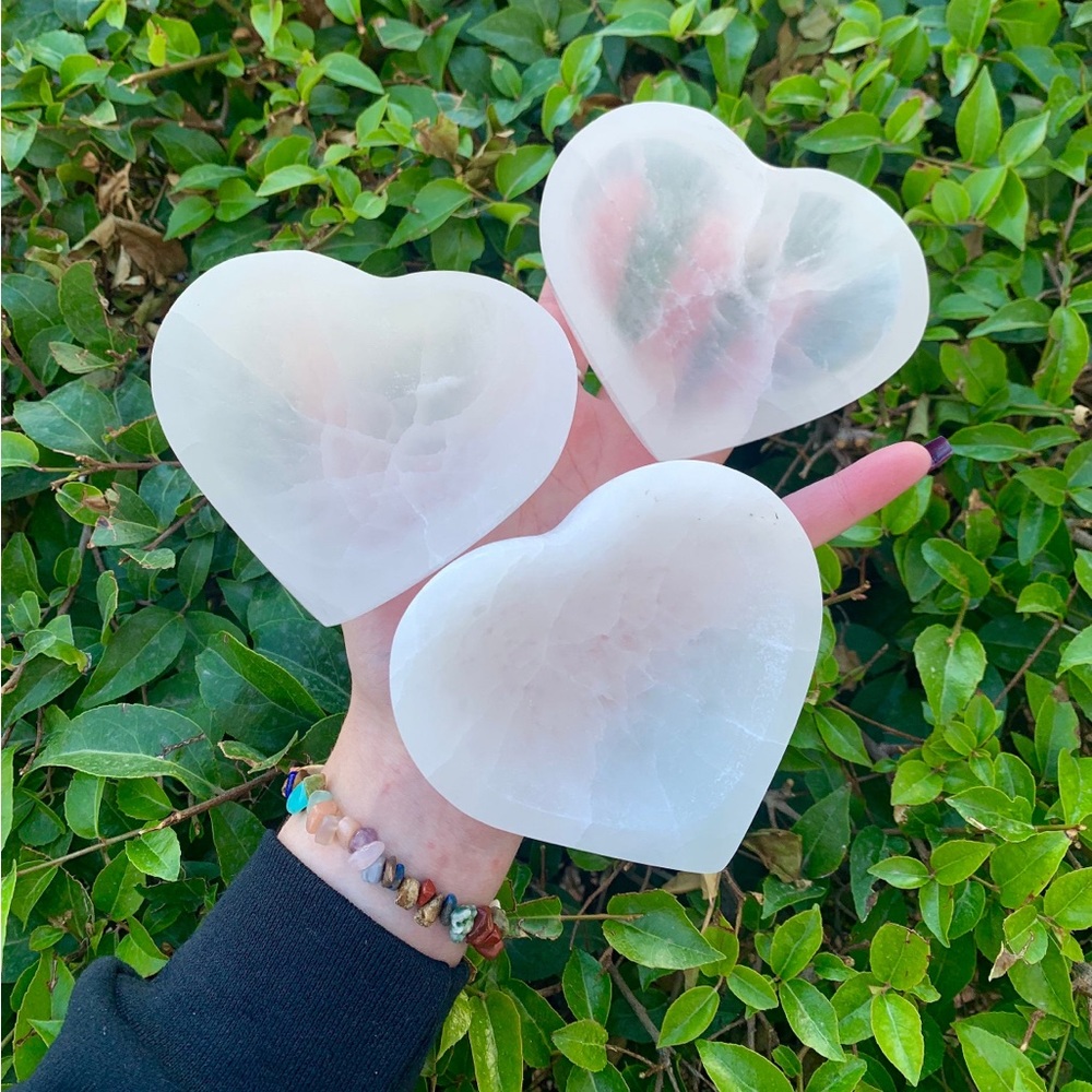 One Heart Shaped Selenite Charging Crystal Dish, Polished Reiki Bowl| Meditation
